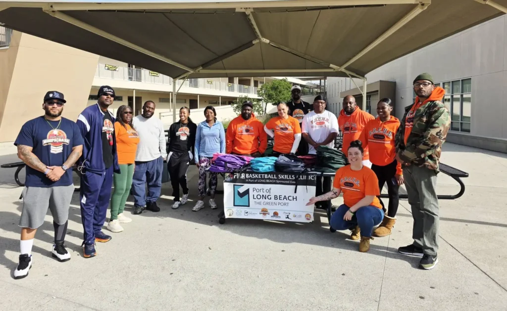 F.O.C.U.S. Safe Passage Dedicated Volunteers Are Distributing Bags On Behalf of Port Of Long Beach